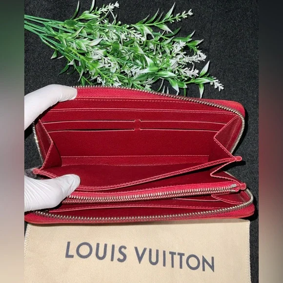 ✅AUTHENTIC LV RED WALLET LONG ZIP LOUIS VUITTON - Picture 9 of 10